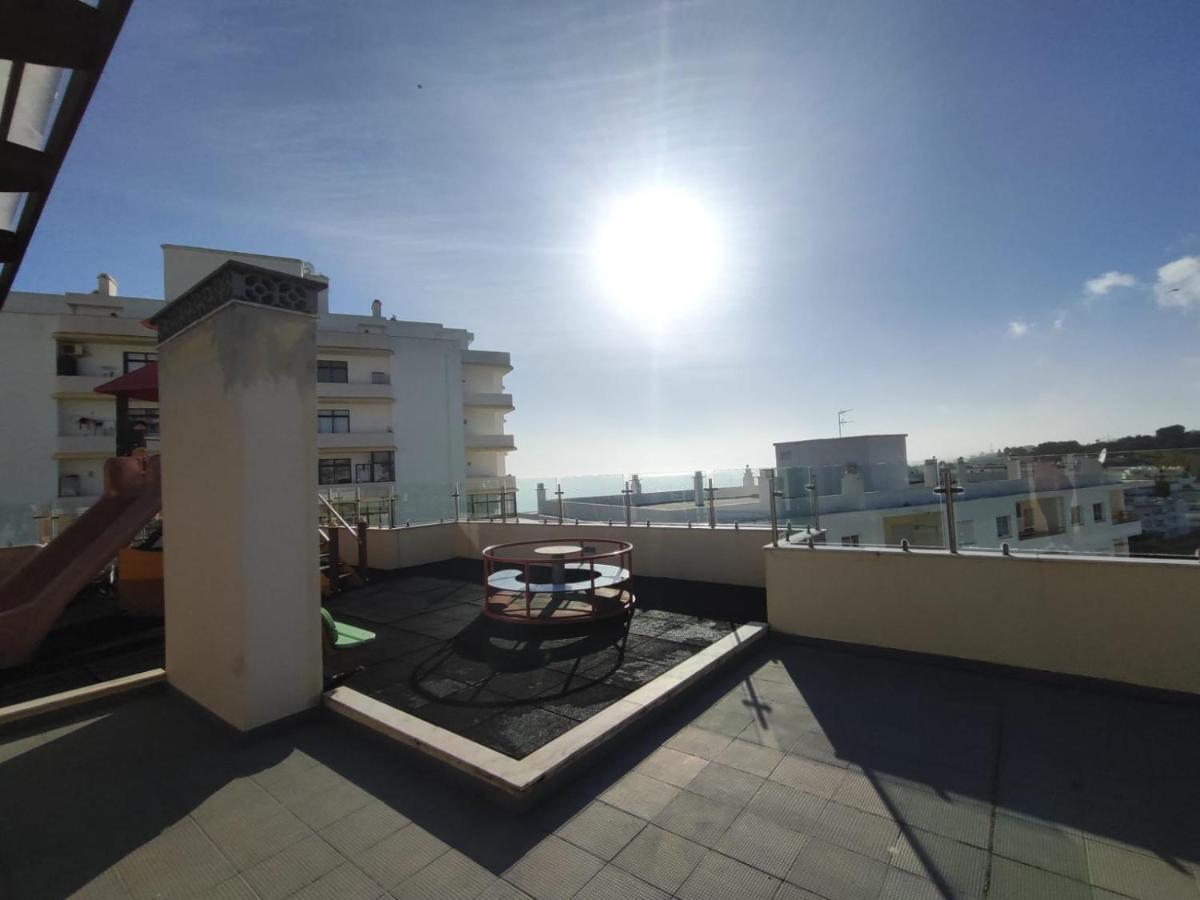 Apartmán Armacao De Pera Ocean Terrace With Pool By Homing Exteriér fotografie